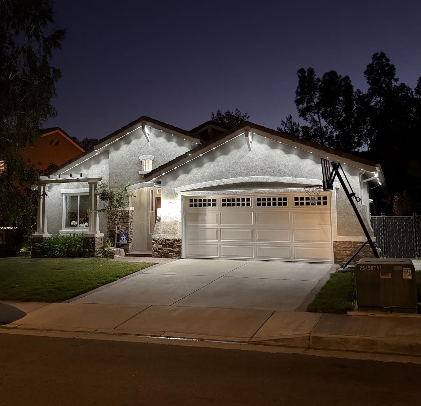 Govee Permanent Outdoor Lights Pro, 100ft with 60 RGBIC LED Lights for Daily and Accent Lighting, 75 Scene Modes for Outdoor Decor, IP67 Waterproof, Works with Alexa, Google Assistant, Matter, White customer photo 1