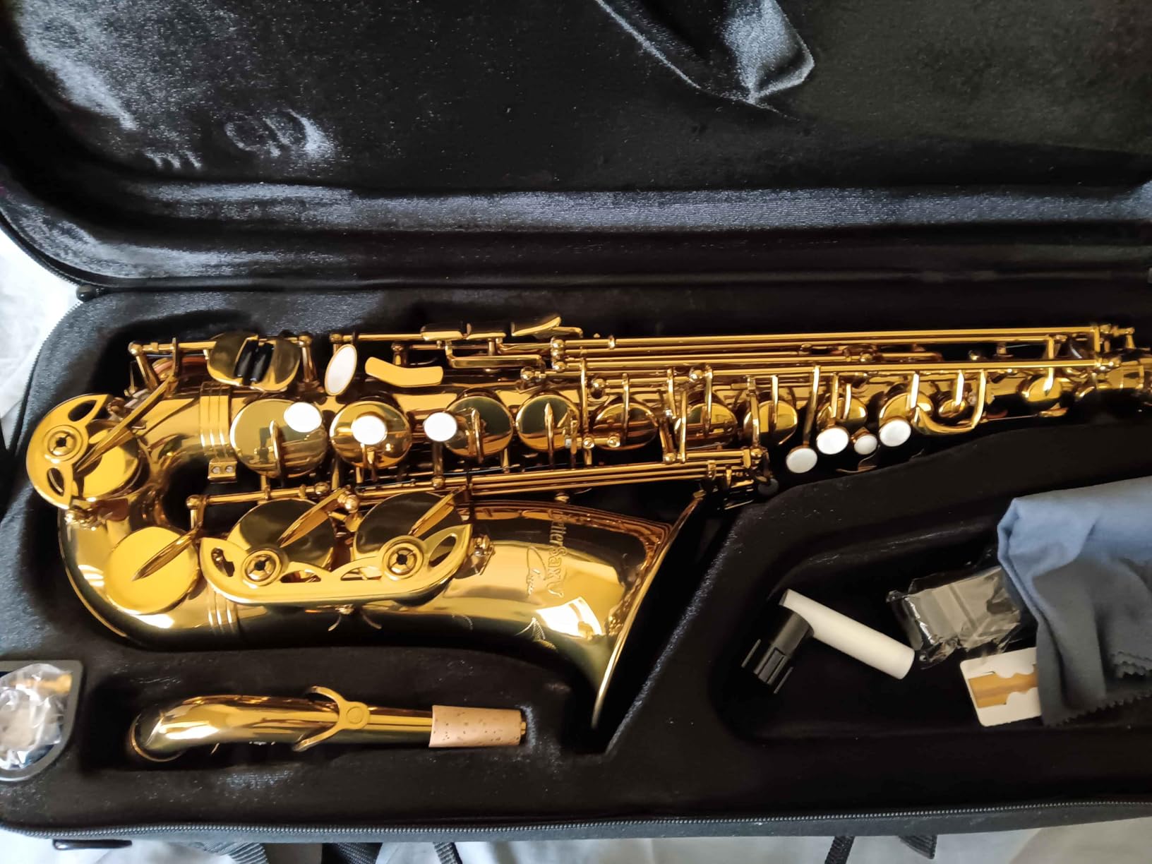 BetterSax Classic Alto Saxophone - Professional-Grade Instrument with Dark Gold Lacquer Finish customer photo 1