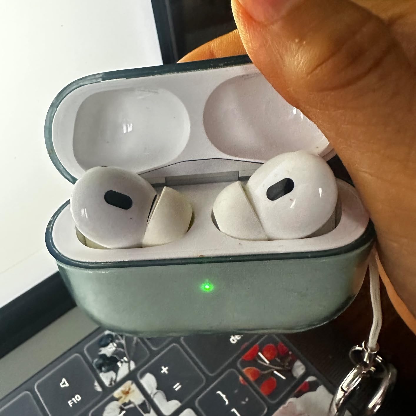 Apple AirPods Pro (2nd Generation) Wireless Ear Buds with USB-C Charging, Up to 2X More Active Noise Cancelling Bluetooth Headphones, Transparency Mode, Adaptive, Personalized Spatial Audio, White customer photo 2