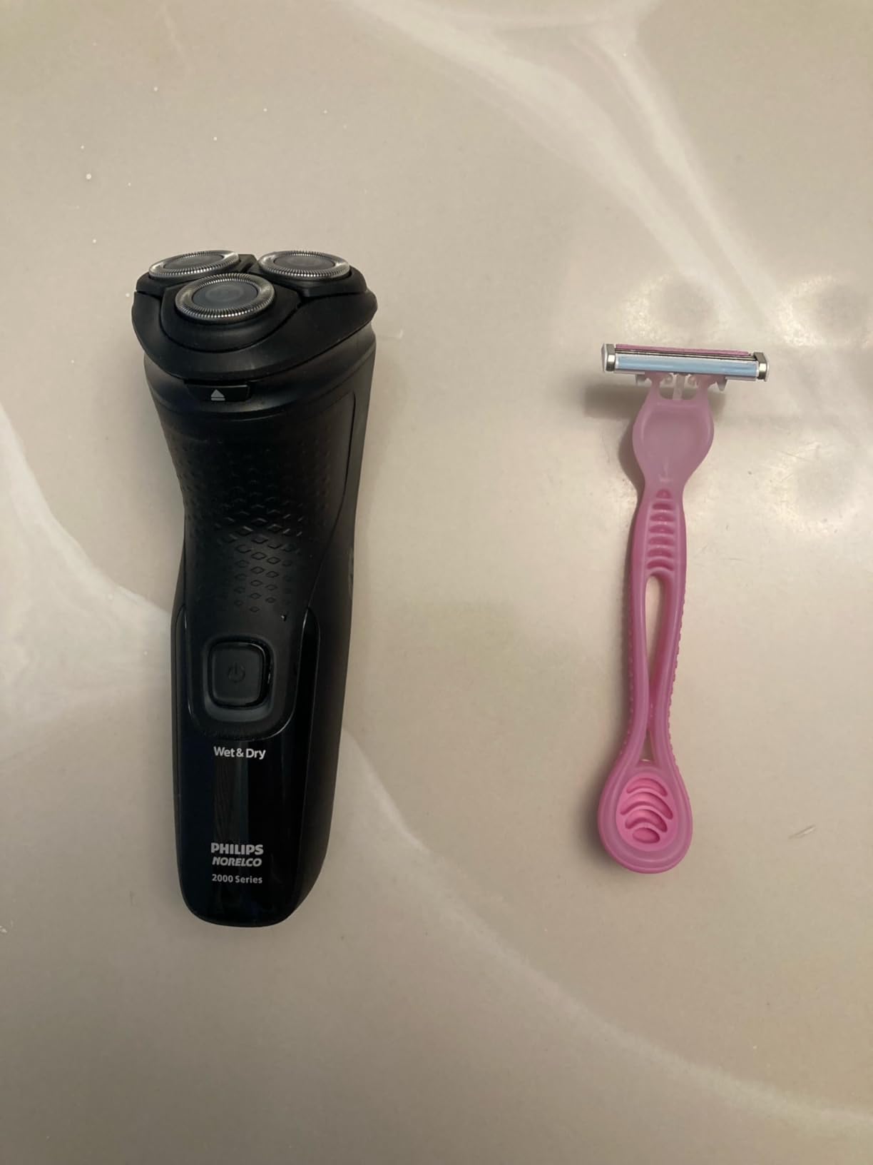Philips Norelco 2400 Series Electric Shaver, Deep Black customer photo 2