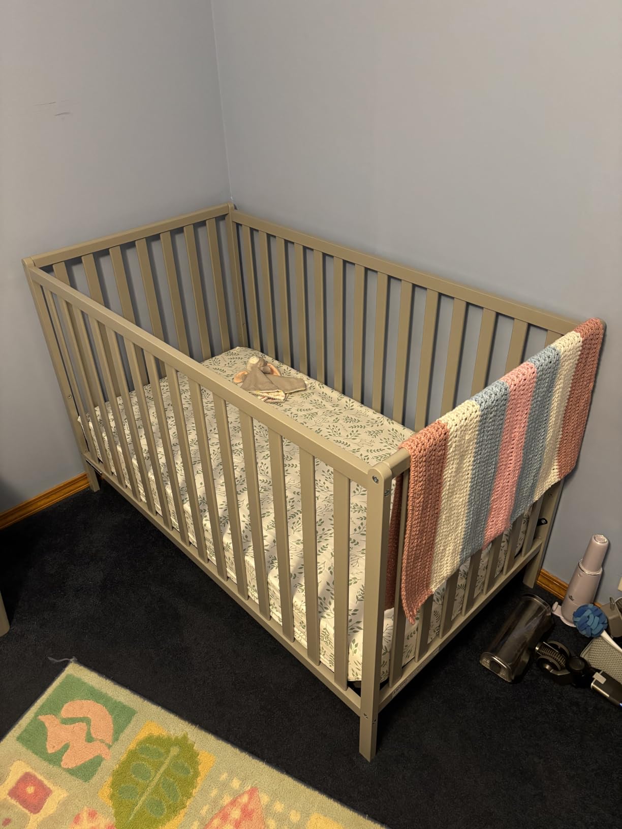 Delta Children Heartland 4-in-1 Convertible Crib, Natural customer photo 2