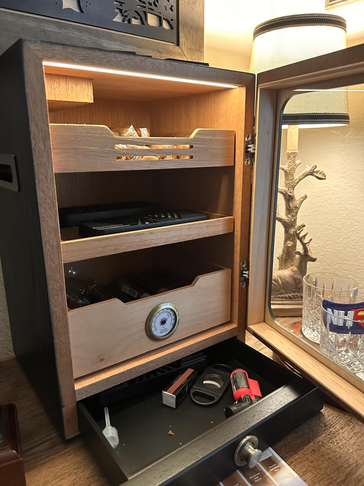 Tesonway Cigar Humidor, Desktop Cigar Humidor Cabinet Light Control System with Spanish Cedar Wood Shelves, Hygrometer, 3 Humidifiers and Cigar Accessories Drawer, Father's Day Gift for Men (Black) customer photo 1