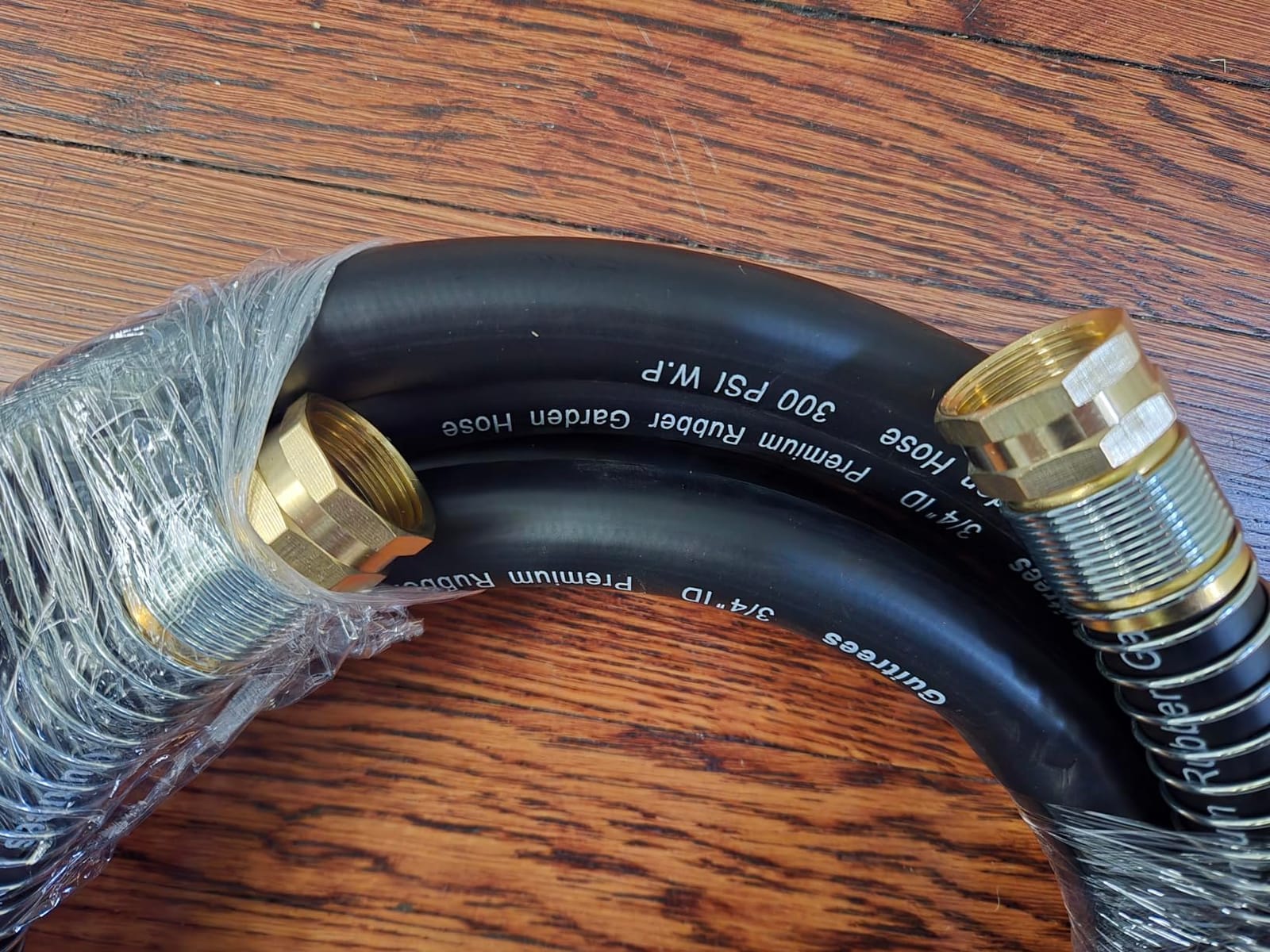 Guitrees 100FT 5/8 Heavy Duty Rubber Garden Hose - 300psi Working, 1000psi Burst - Hot/Cold Water - Five-Layered Braiding for Durability - Versatile for Gardening, Agriculture, Construction(Black) customer photo 1