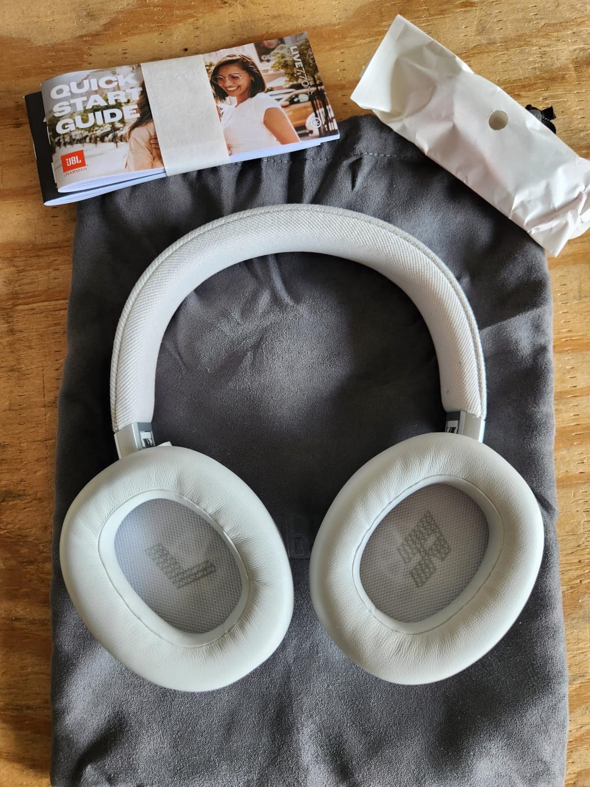 JBL Live 770NC - Wireless Over-Ear Headphones with True Adaptive Noise Cancelling with Smart Ambient, Up to 65 Hours of Battery Life, Comfort-fit Fabric Headband & Carrying Pouch (Blue) customer photo 2