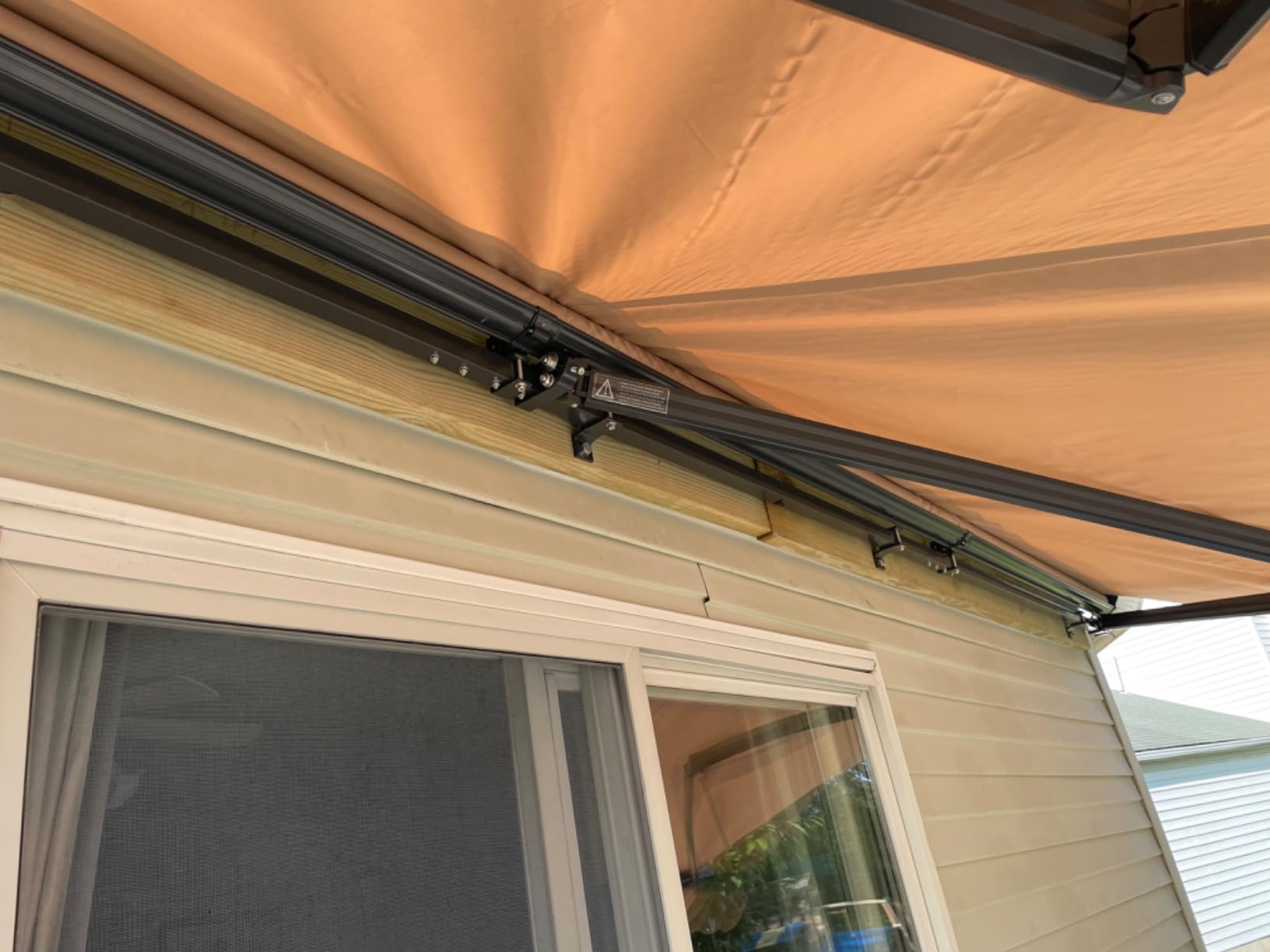 ALEKO Electric Patio Awning Motorized Semi-Cassette 20x10 Black | Retractable sunshade for decks and balconies, remote-controlled extension, water-resistant fabric, rust-free aluminum frame customer photo 1
