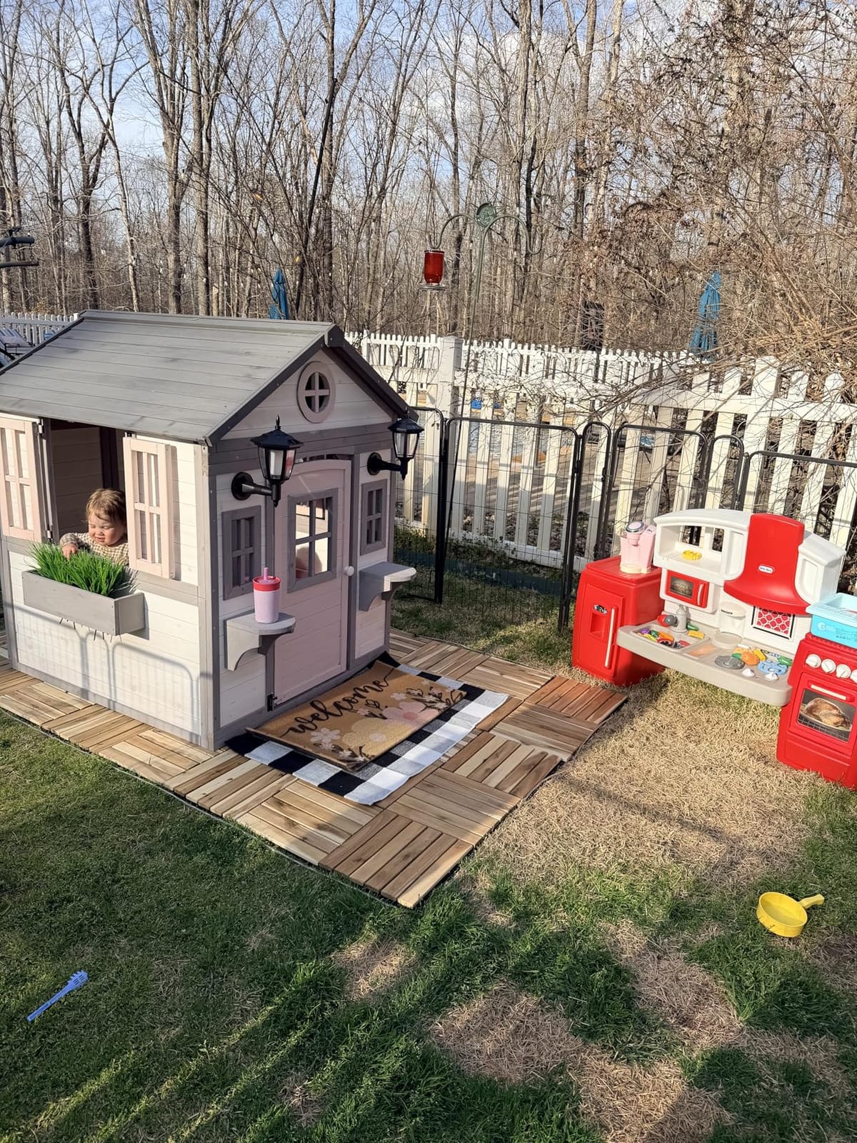 Outsunny Outdoor Kids Playhouse with Dutch Door for Toddlers 3-8, Beige customer photo 2