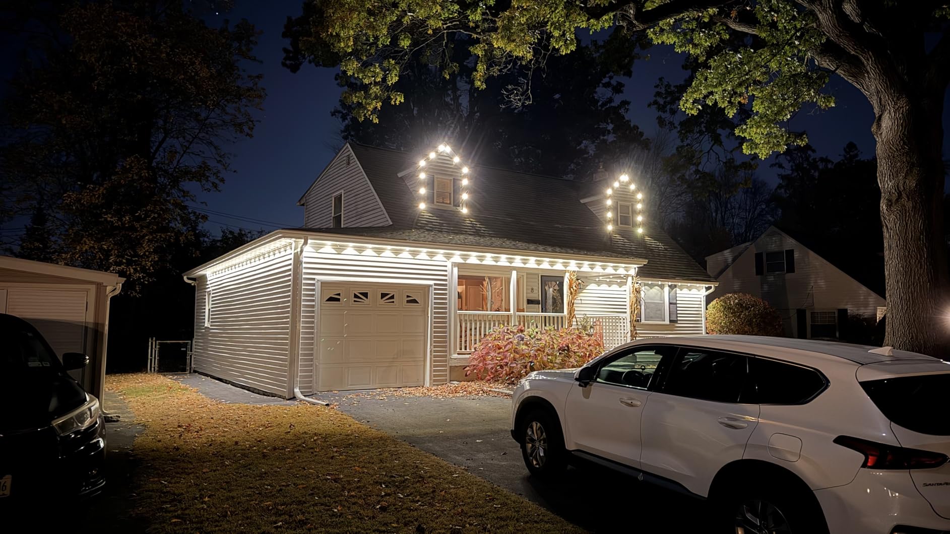 Govee Permanent Outdoor Lights 2, 100ft RGBIC Outdoor Lights with 100 Modes, 16 Million Colors, IP67 Waterproof for Outdoor, Patio, Deck, Backyard & Garden, Works with Alexa, Google Assistant, White customer photo 2