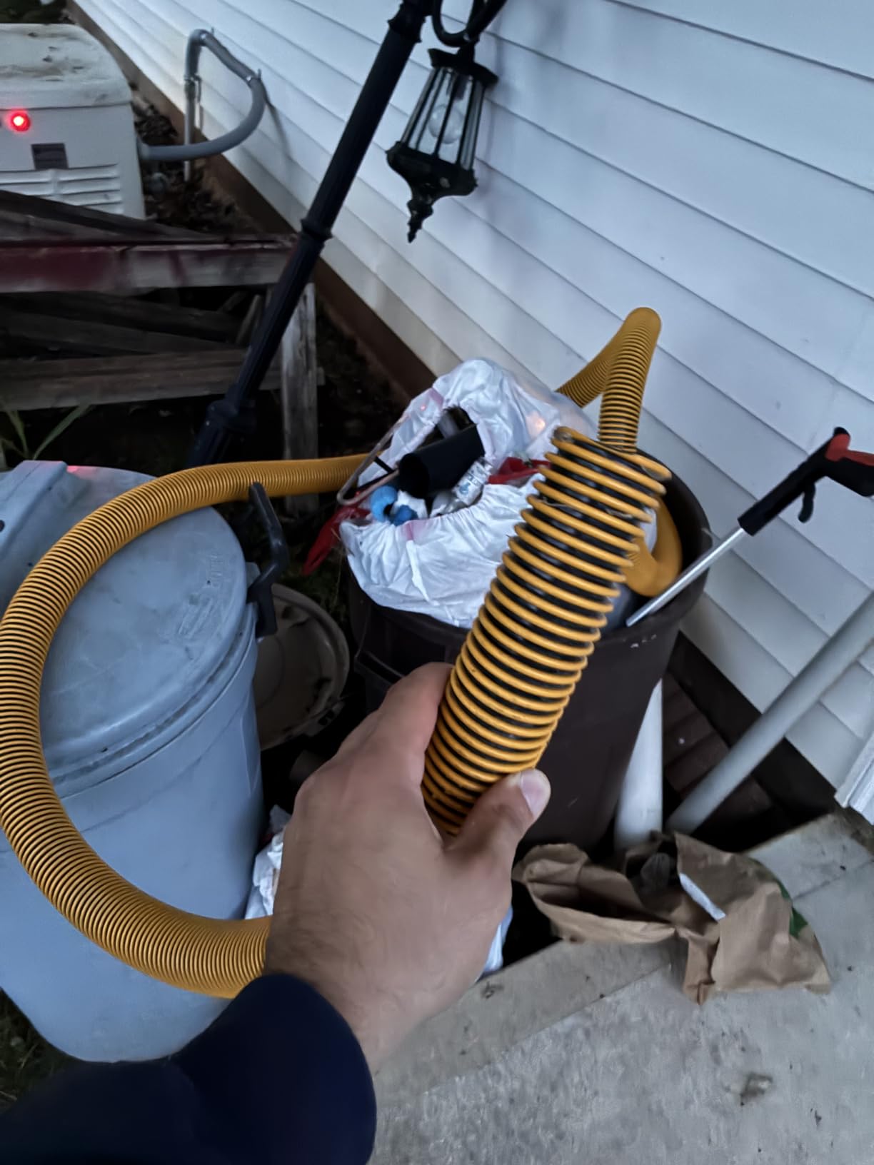 DEWALT STEALTHSONIC 5 Gallon Ultra Quiet Wet Dry Shop Vac DXV05P-QT customer photo 2