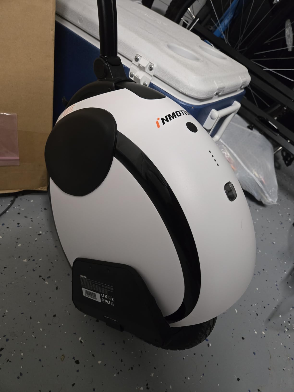 INMOTION E20 Electric Unicycle with Dual Tires for Easier Self-Balancing customer photo 1