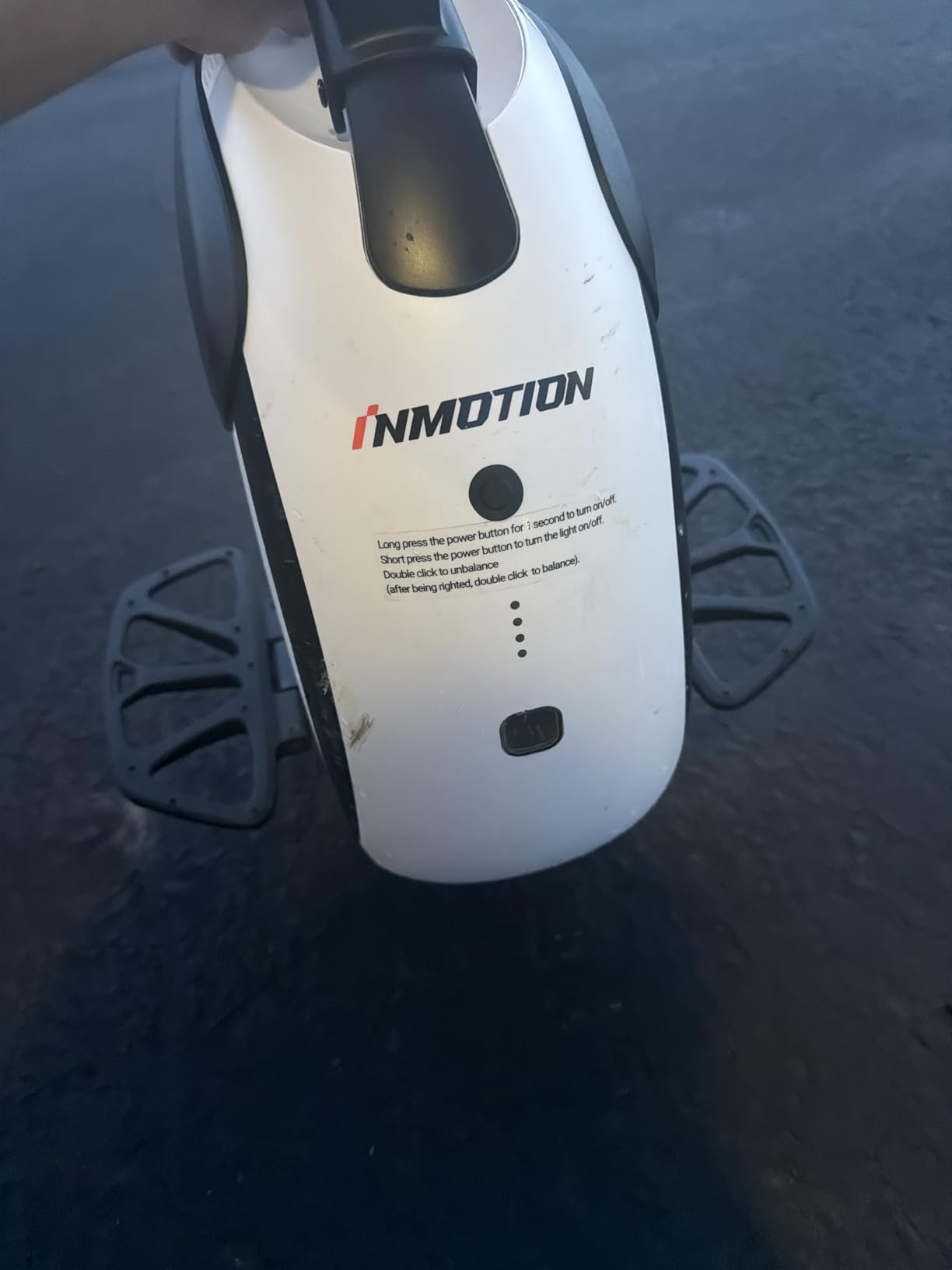 INMOTION E20 Electric Unicycle with Dual Tires for Easier Self-Balancing customer photo 2