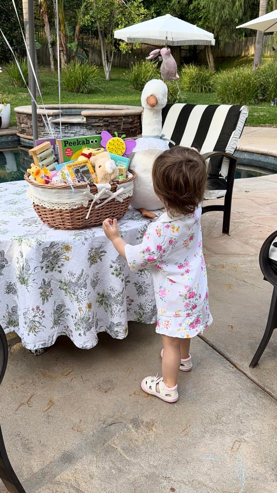 Good GAIN Wicker Picnic Basket w/Fold Handles,Willow Empty Baskets,Cream customer photo 1