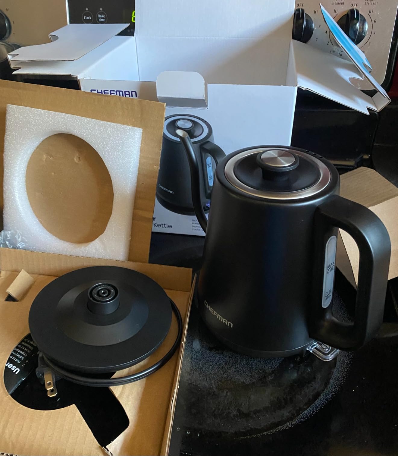 Chefman Gooseneck Electric Kettle, 0.8L Pour Over Tea Kettle for Coffee and Tea, One-Touch Operation, Boil-Dry Protection, Auto Shut-Off, Ultra-Fast Hot Water Boiler - Black customer photo 2