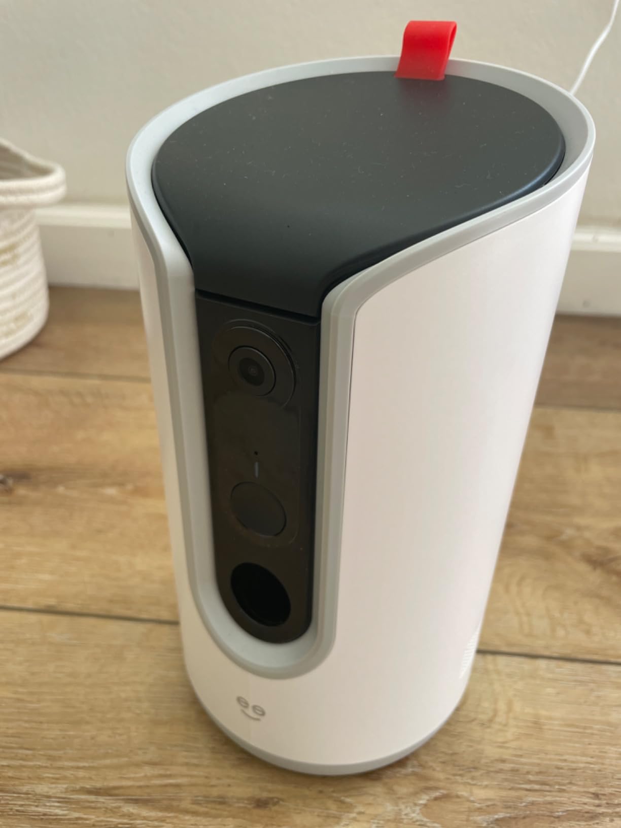 Geeni Pet Treat Dispenser Camera, 2K HD Wi-Fi Enabled, Auto-Follow, White customer photo 2