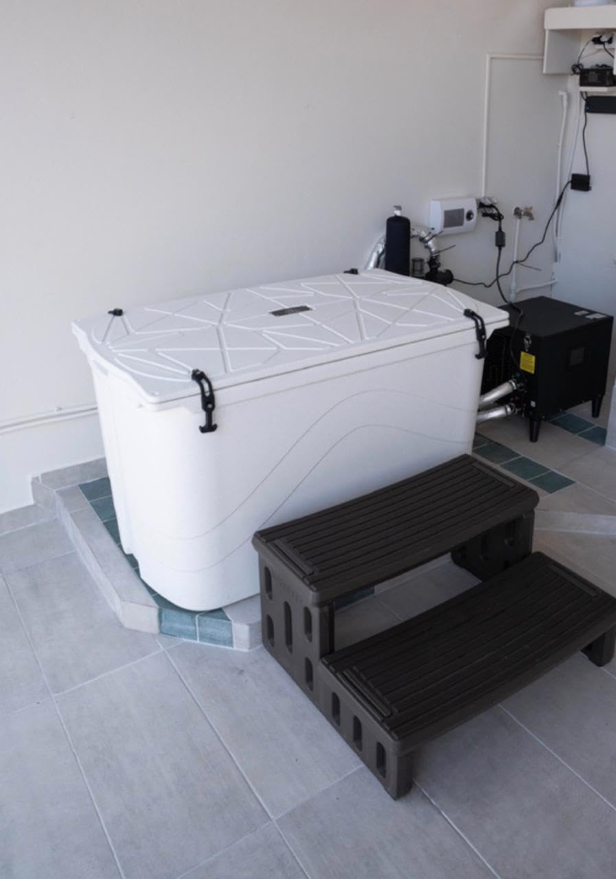 Frozin 400 Cold Plunge Tub with Water Chiller. Foam Insulation for Superior Ice Retention over Uninsulated Barrel or Inflatable Ice Baths. 100 Gallon Capacity (Cold Plunge Tub With Chiller) customer photo 2