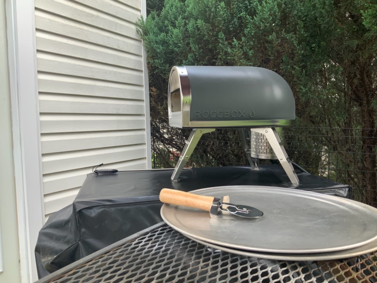Gozney Roccbox Outdoor Pizza Oven, Portable, Gas & Wood Fired - Black customer photo 1