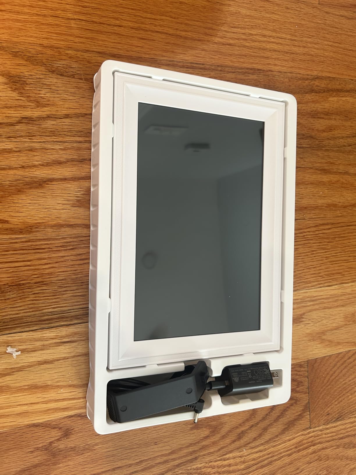 Smart White Digital Picture Frame WiFi Send Photos from Your Phone customer photo 1