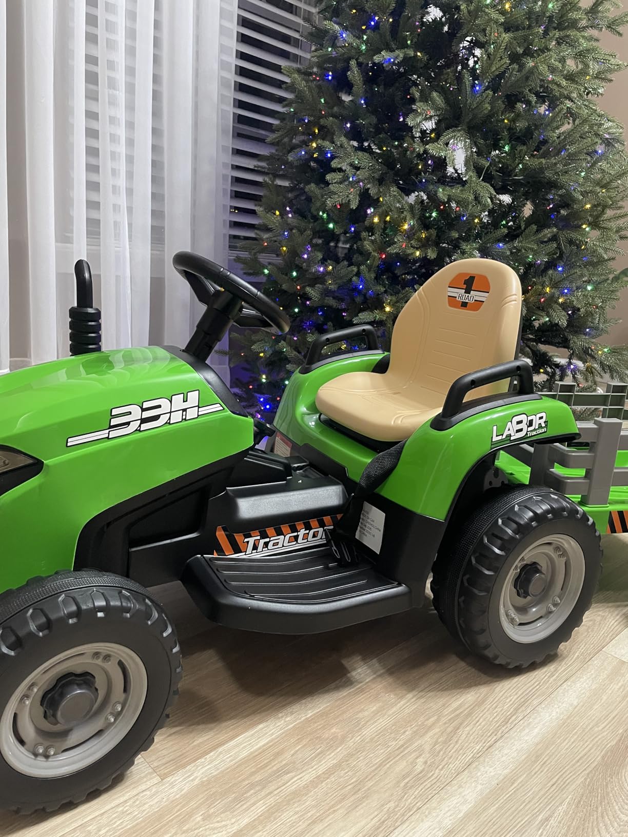 ARBELI 24V Ride On Tractor w/2.4G Remote Control, Tiltable Trailer, Green customer photo 1