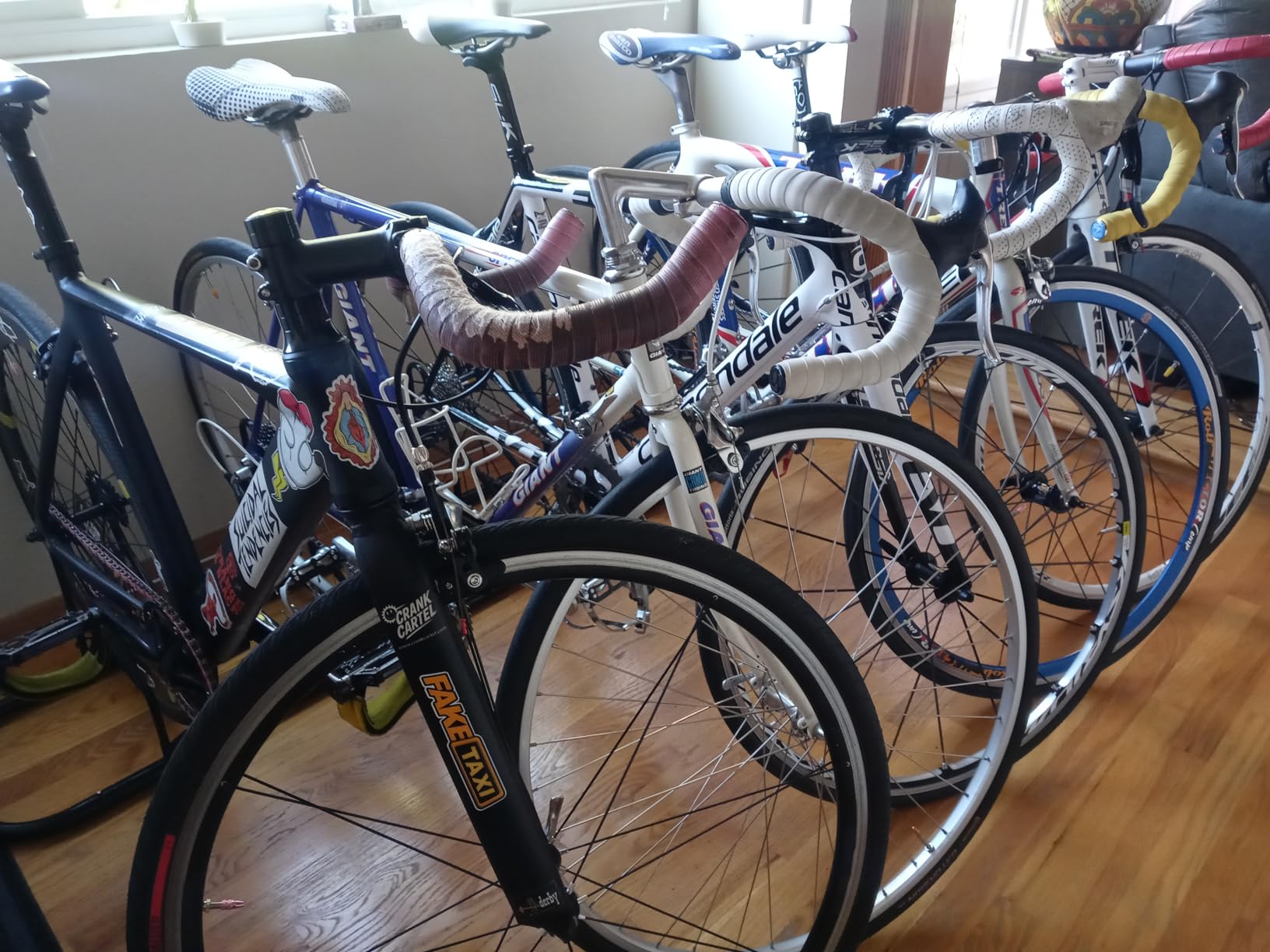 Simple Houseware 5-Bike Adjustable Floor Storage Rack for Garage, Black customer photo 1