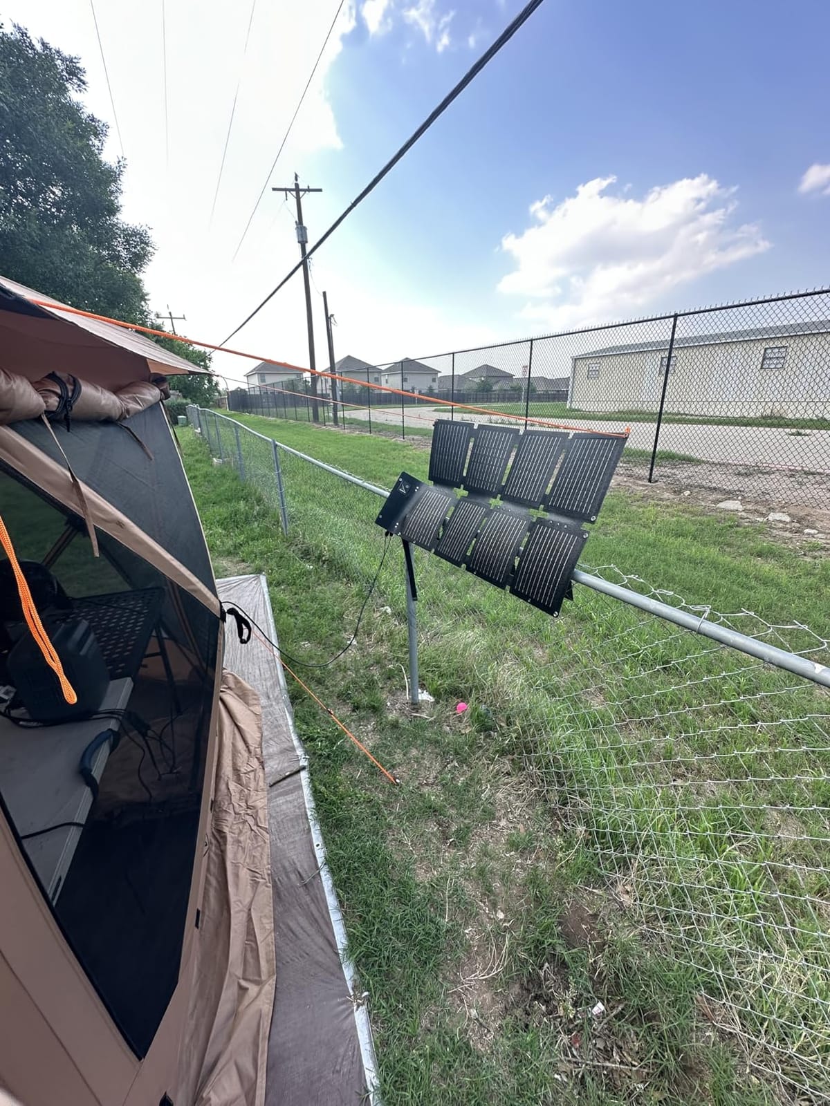 Anker SOLIX C300 Portable Power Station with 60W Solar Panel, 288Wh, 300W customer photo 1