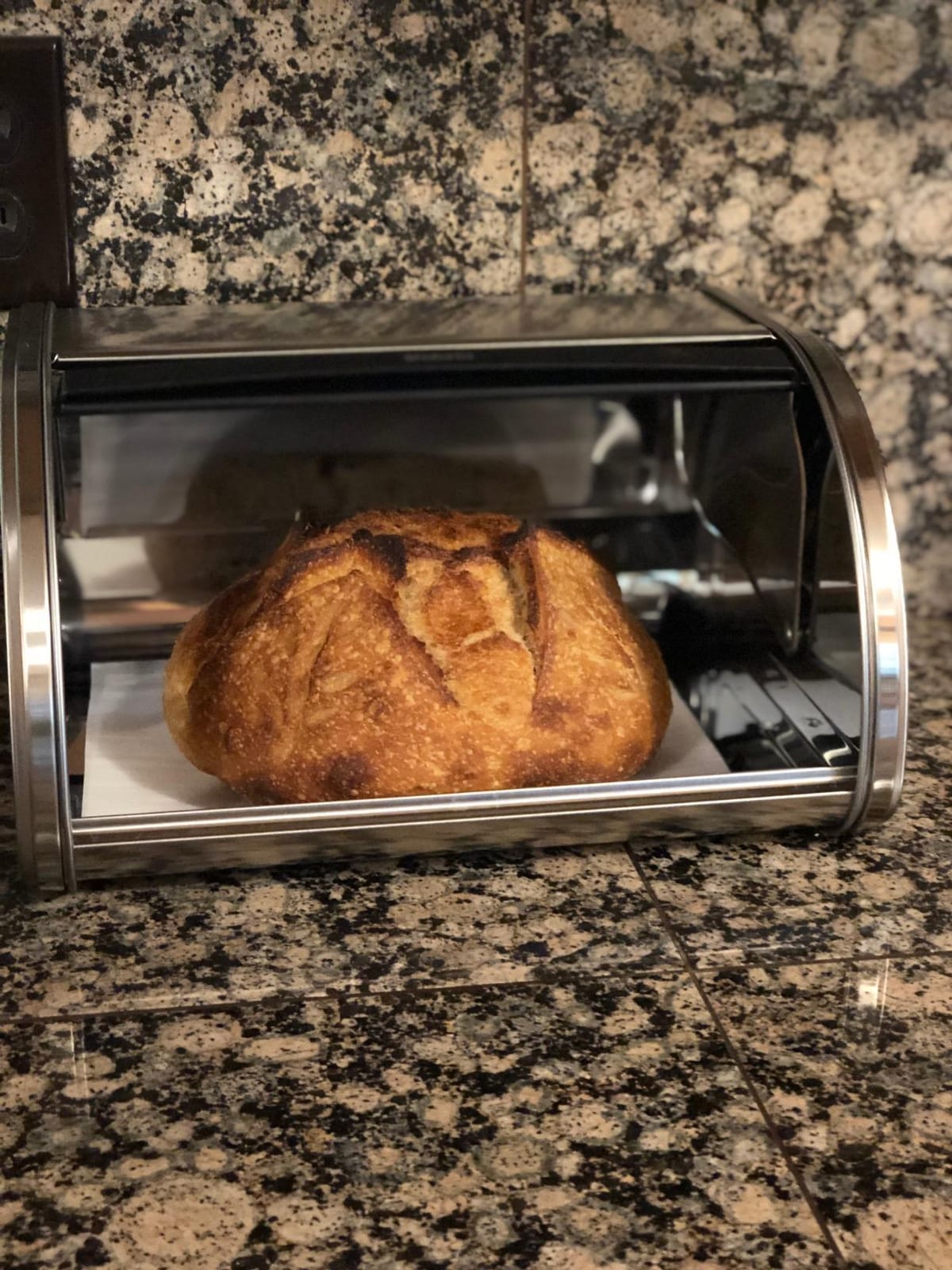 Brabantia Roll Top Bread Box | Large | White | Metal Front Opening Bread Store for Kitchen Countertop | Partly Flat Top for Extra Storage, Magnet Closing Lid | Fits 2 Loaves customer photo 2