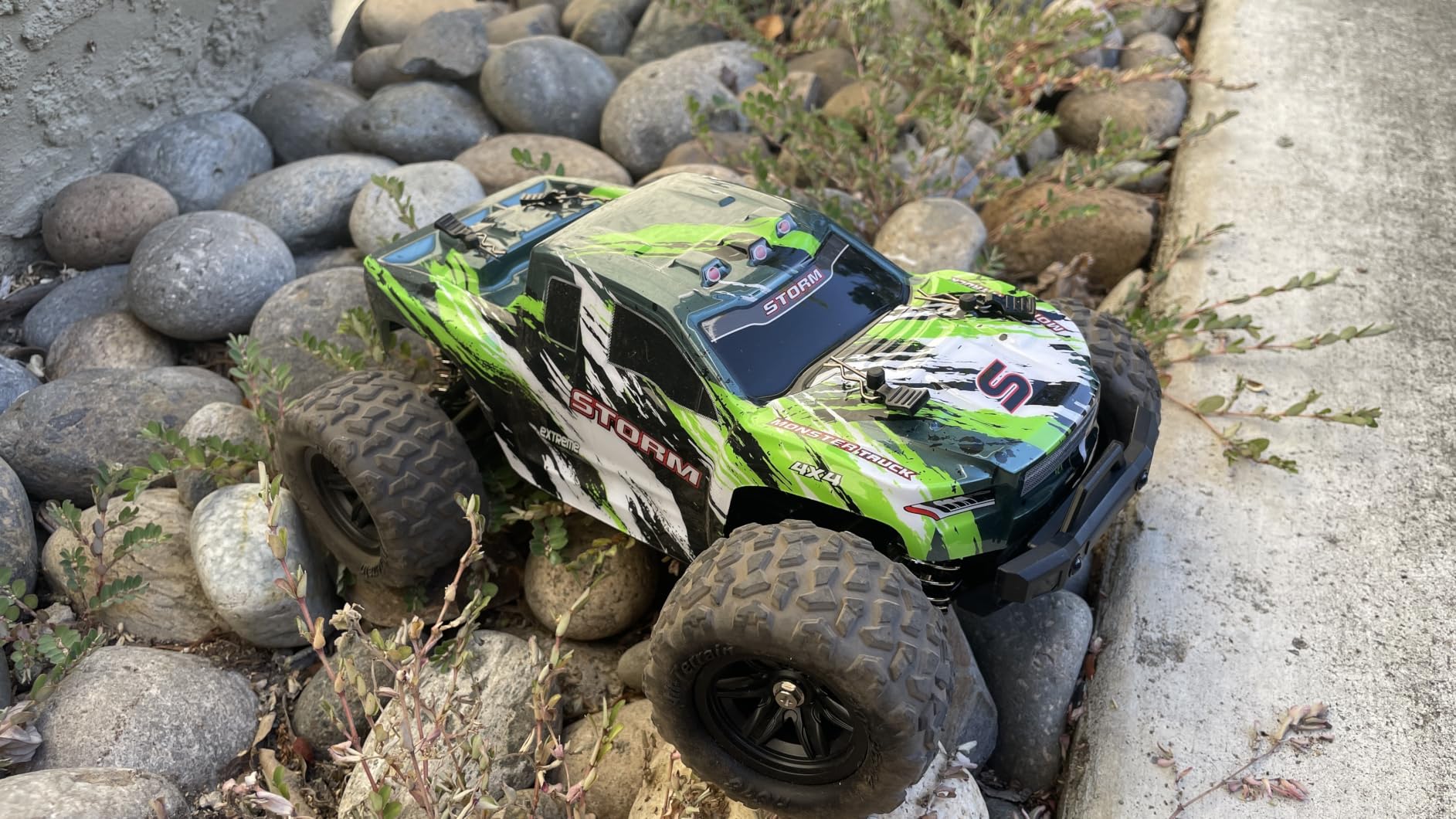 X-TMAGA 1:18 All Terrain RC Car, 4WD Off-Road Remote Control Car (HS18-05) customer photo 1