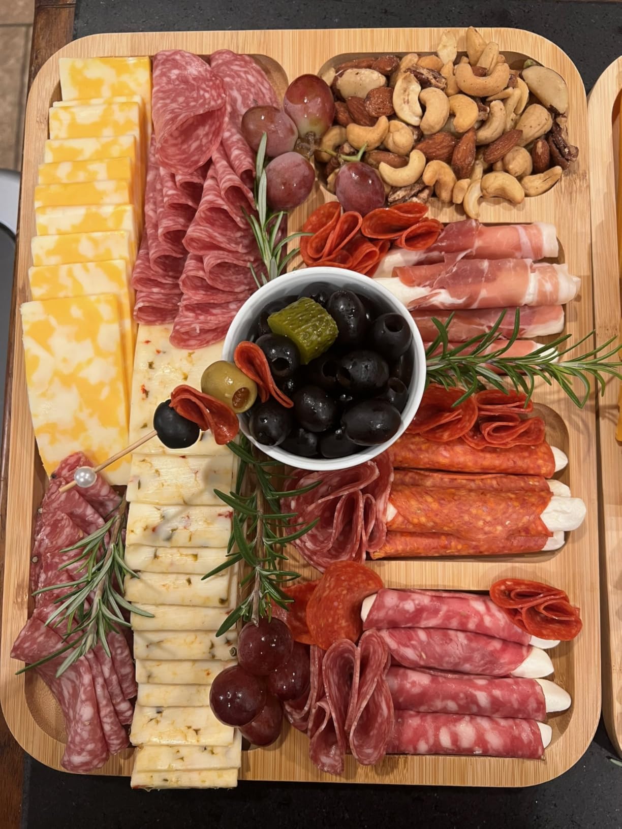Renmxj Portable Charcuterie Boards with Lid, Cheese, Veggie & Snack Tray customer photo 2
