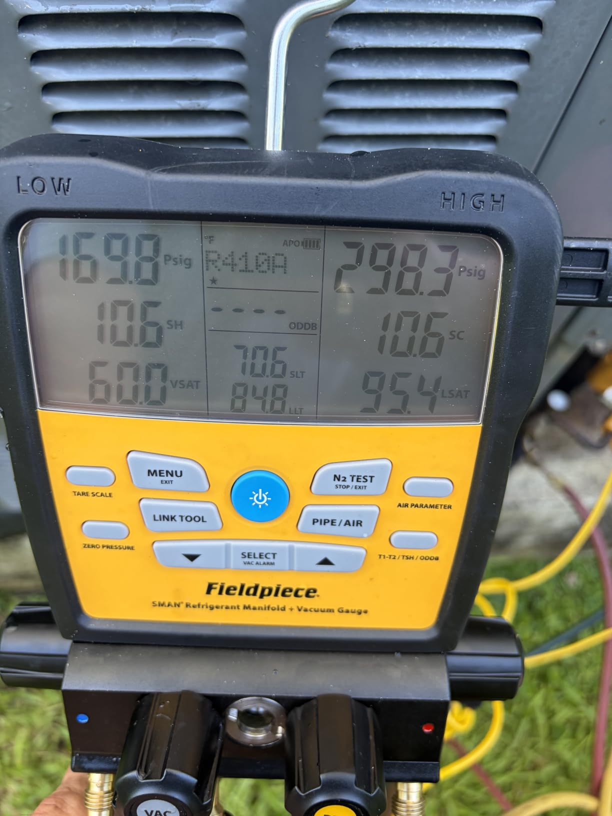 Fieldpiece SM482V Wireless 4-Port SMAN Refrigerant Manifold with Vacuum Gauge – Air Conditioning/Refrigerant Digital Gauges for HVAC & Refrigeration customer photo 2