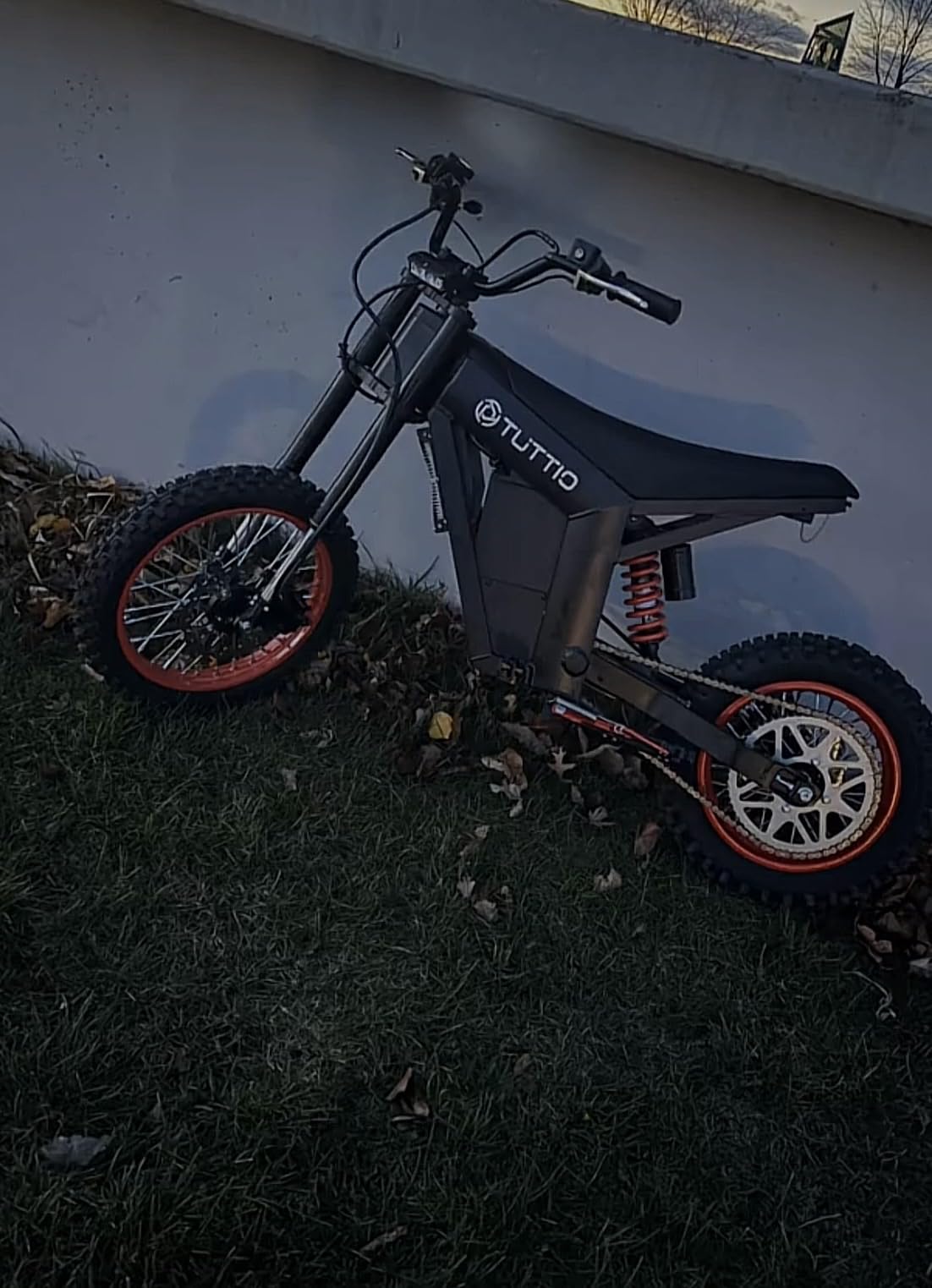 Tuttio Soleil01 Electric Dirt Bike, 200NM 54.6V E Dirtbike for Adults Teens | Mid-Drive Motor, 200NM, 54.6V 21AH Battery, 14