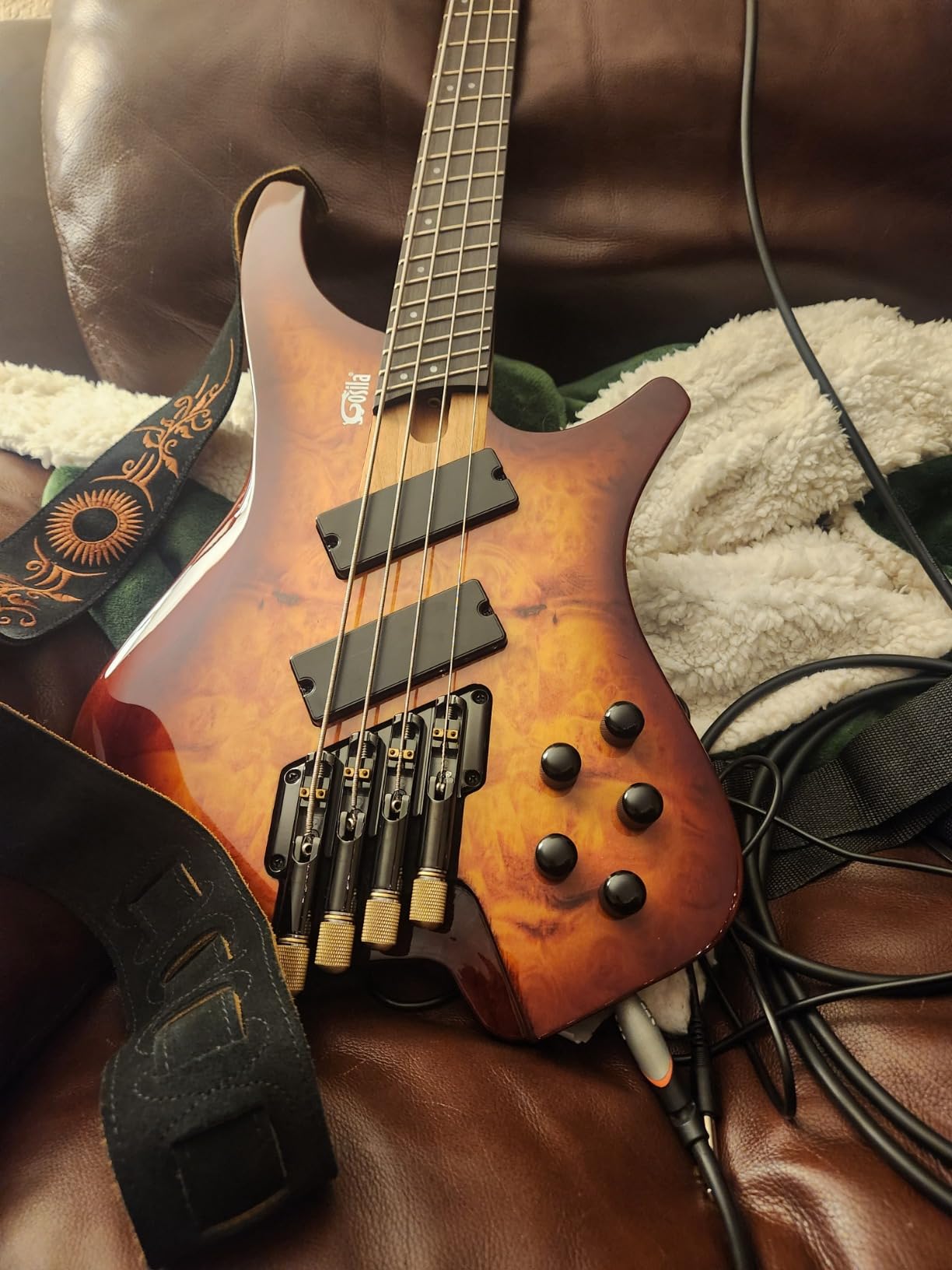 4 String Headless Electric Bass Guitar poplar body Carbon Fibre Maple neck fanned fret customer photo 2