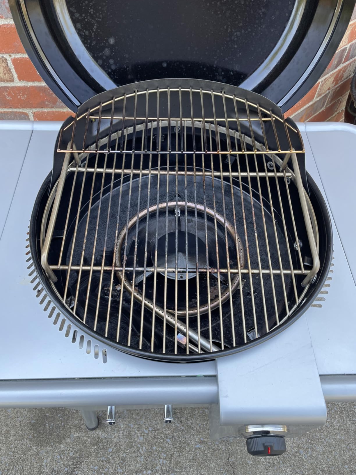 Charbroil Bistro Pro 2-in-1 Gas & Charcoal Grill with 240 Sq. In. Cooking Space, Compact Black Grill for Patio & Balcony customer photo 2