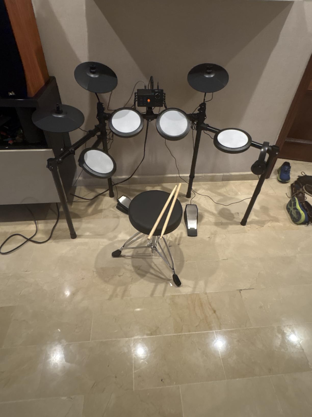 Donner Electric Drum Set, DED-70 Electronic Drum Kit for Beginner with 150 Sounds, 4 Quiet Mesh Pads, 9