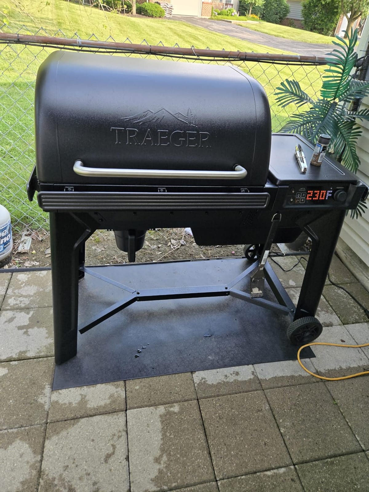 Traeger Woodridge Wood Pellet Grill & Smoker, 860 Sq In, WiFi customer photo 1