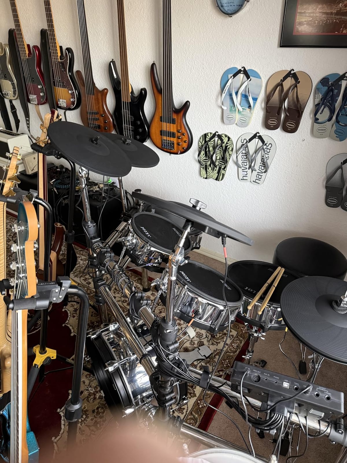 AKLOT Acoustic-Style Electric Drum Set: Independent 16'' Wooden Bass Drum and 12'' Snare, Triple-Zone Ride Cymbal, Standalone Hi-Hat, Full Mesh Pads, 460 Sounds, USB MIDI, Throne, Sticks, Black customer photo 2
