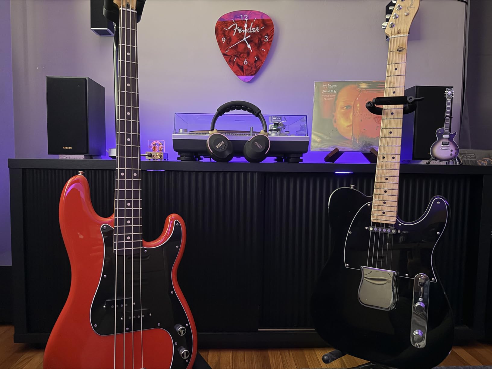 Positive Grid Spark NEO Wireless Smart Guitar Headphone Amp & Rig | Wireless headphone amp for electric, acoustic & bass. Custom drivers, noise isolation, ultra-low latency, up to 6-hr battery. customer photo 1