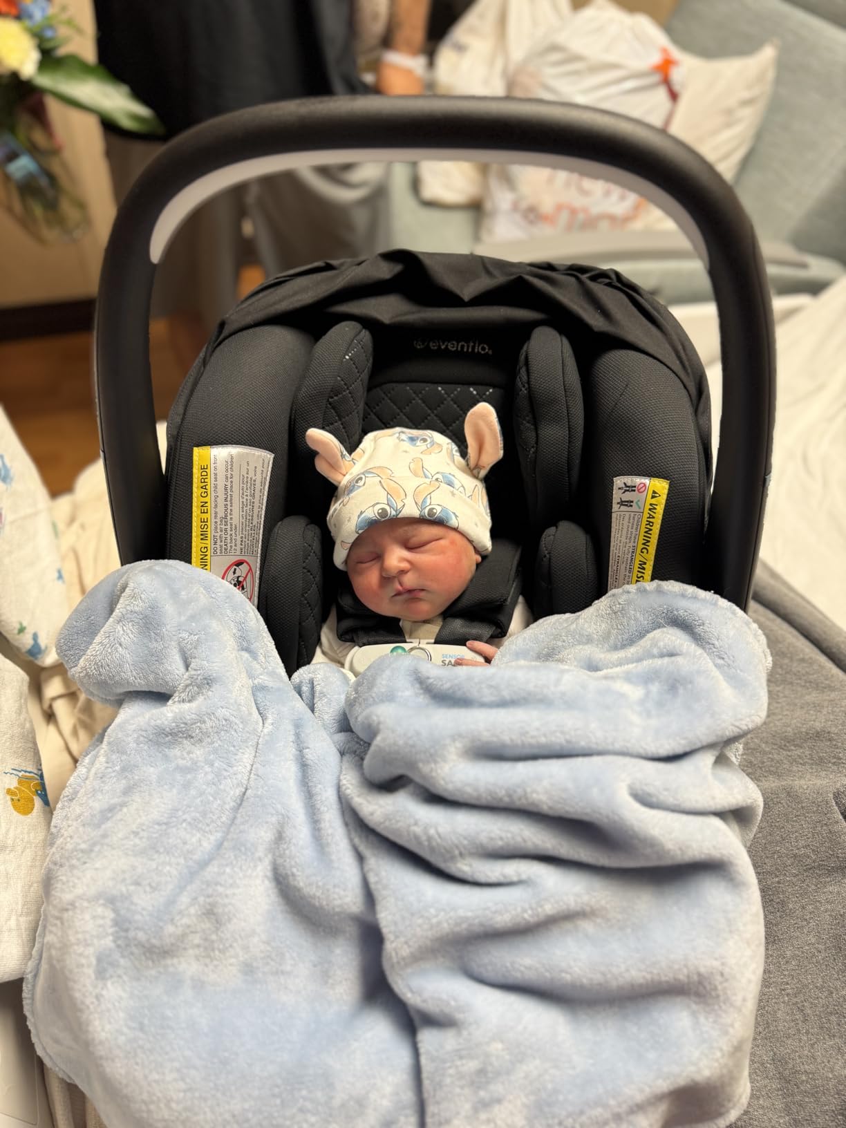 Evenflo LiteMax NXT Preemie and Infant Car Seat with SensorySoothe, Green & Gentle Fabric, & SensorSafe Technology, Rear-Facing Lightweight, 3-30 lbs, Birth-2 Years (Agate) customer photo 2