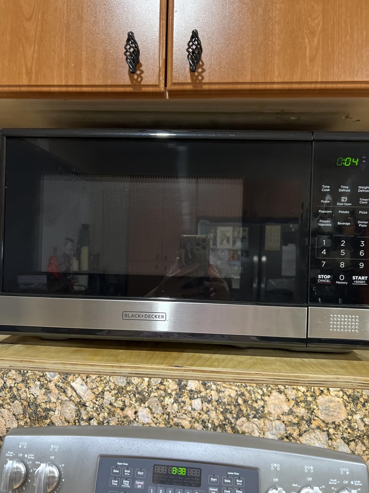 BLACK+DECKER 5-in-1 Microwave Oven Air Fryer Combo, 0.9 Cu.Ft, 900W customer photo 1