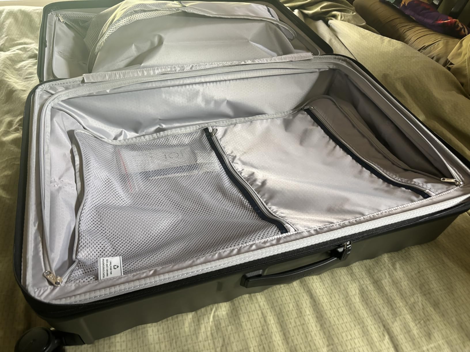 Travelpro Maxlite Air V2 Hardside Expandable Carry-On, Green, 20-Inch | Lightweight Polycarbonate Hard Shell Luggage, 8 Spinner Wheels, TSA Lock customer photo 1