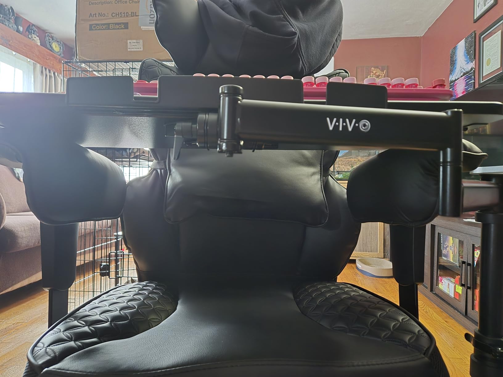 COMHOMA Big and Tall Office Chair Heavy Duty Wide Ergonomic Gaming Chair with Deluxe Embossing Designed Leather with Foot Rest, 150° Reclining Adjustable Armrests Pocket Spring Back Support and Pillow customer photo 1