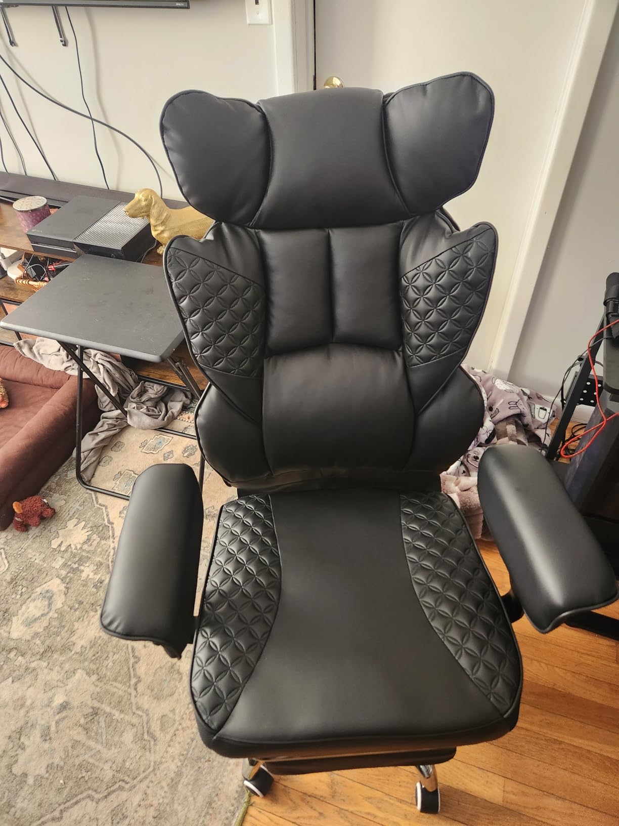 COMHOMA Big and Tall Office Chair Heavy Duty Wide Ergonomic Gaming Chair with Deluxe Embossing Designed Leather with Foot Rest, 150° Reclining Adjustable Armrests Pocket Spring Back Support and Pillow customer photo 2