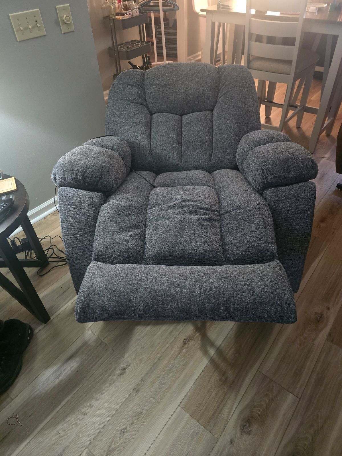 CANMOV Power Lift Recliner Chair with Massage and Heat for Elderly, Overstuffed Wide Recliners, Heavy Duty and Safety Motion Reclining Mechanism with USB Ports, 2 Concealed Cup Holders, Navy Blue customer photo 1