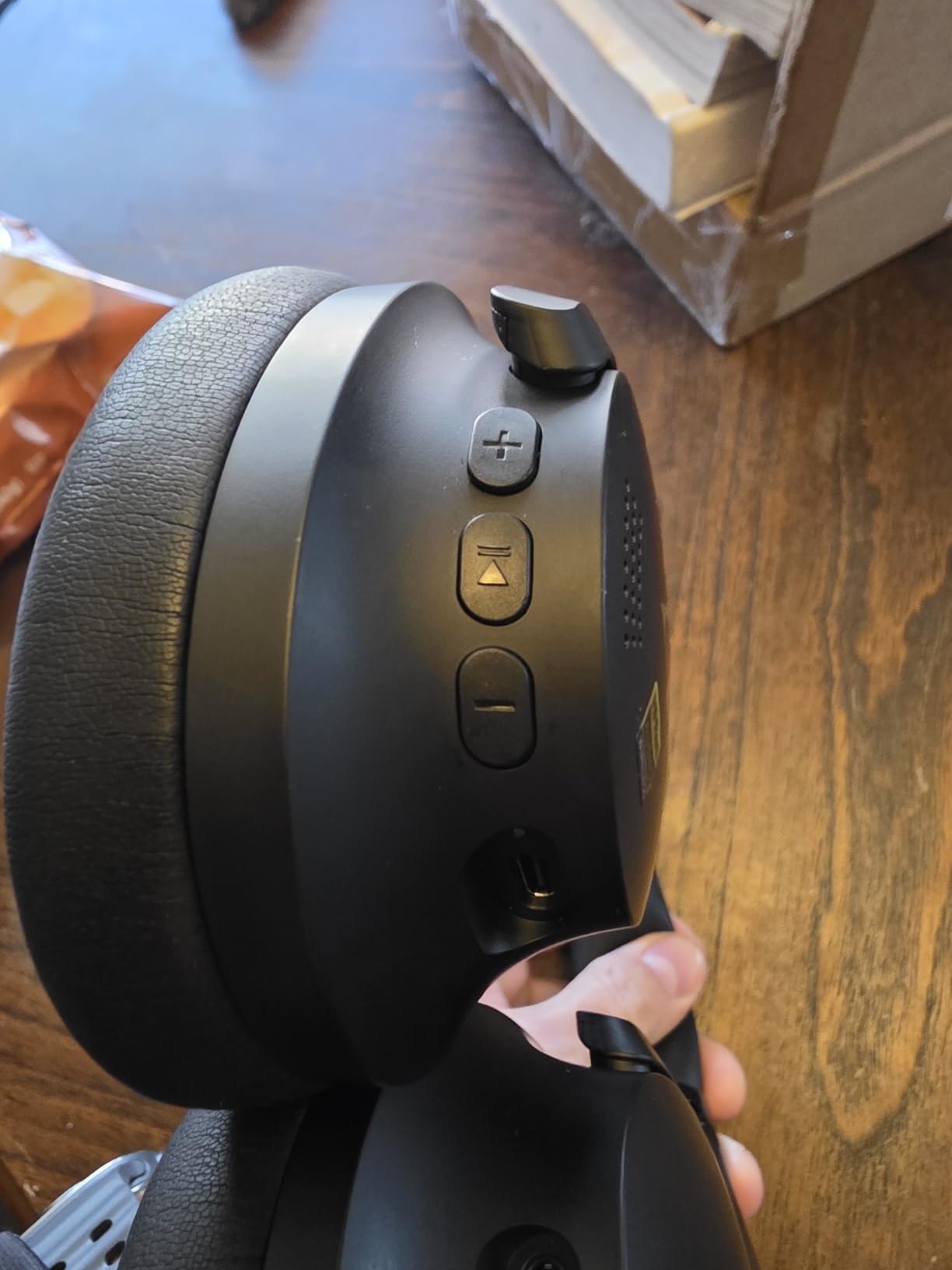 1Mii Y8+ Hybrid Active Noise Cancelling Headphones for Airplane & Travel customer photo 1