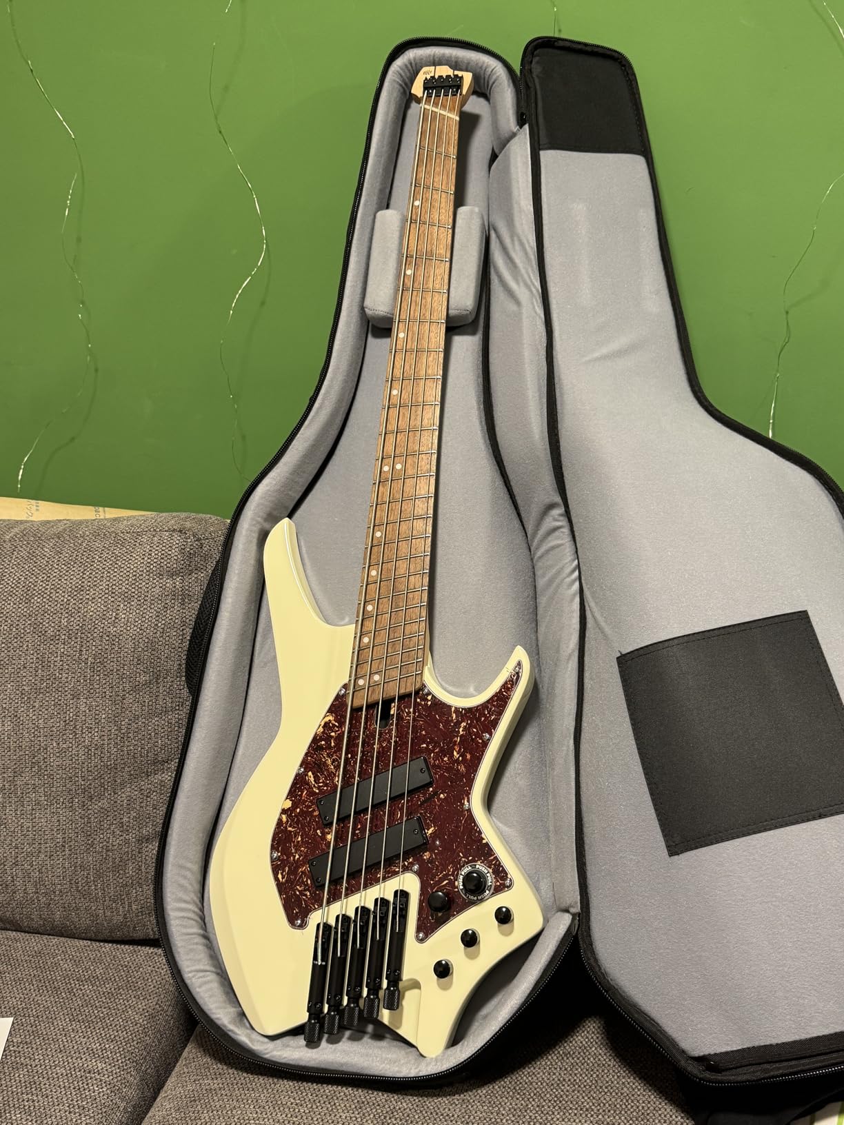 NEXT HNB5-5 String Multi-Scale Bass (Ivory) customer photo 1