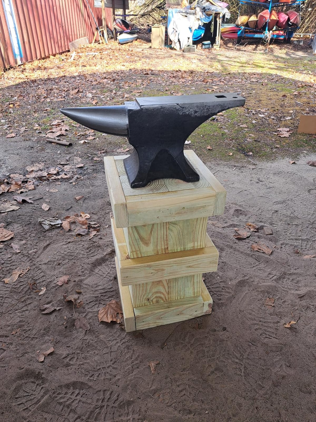 110Lbs Cast Steel Anvil, Single Horn Anvil, High Hardness Round Horn Anvil Blacksmith with Large Countertop and Stable Base, Metalsmith Tool for Bending and Shaping, Black customer photo 1