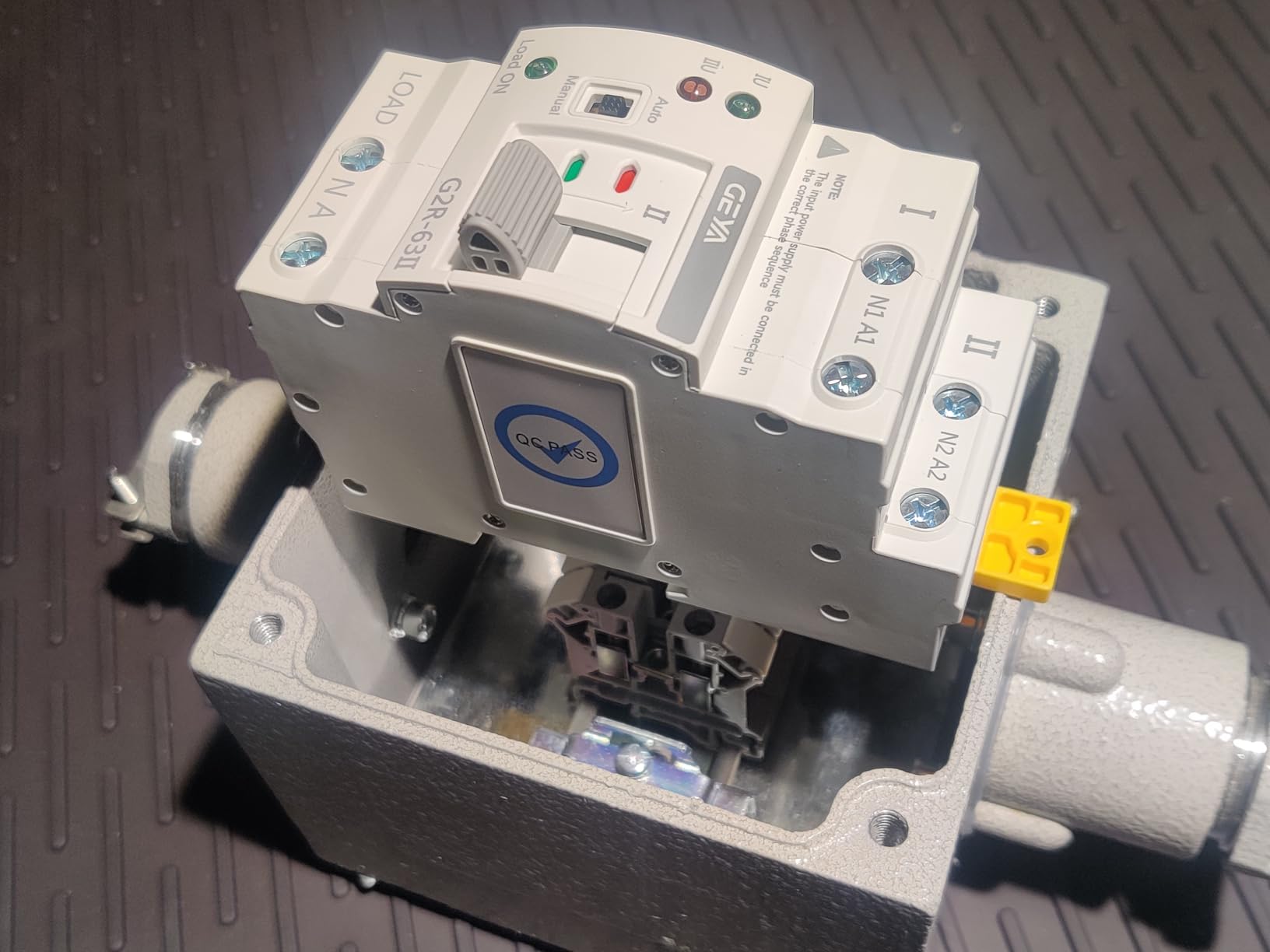Mini ATS AC Automatic/Manual Transfer Switch 2P 63A 110V, ATS Manual Transfer for Uninterruptible Power Supply Home, Dual Auto Power Electrical Selector Switch DIN Rail Mount（G2R 2P 63A AC110V） customer photo 2