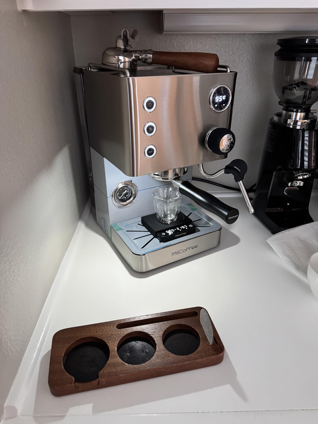 Normcore 54mm Bottomless Portafilter, Naked Portafilter Fits Breville Sage Barista Express Machines, 18g Filter Basket Included, Genuine American Walnut Handle customer photo 2