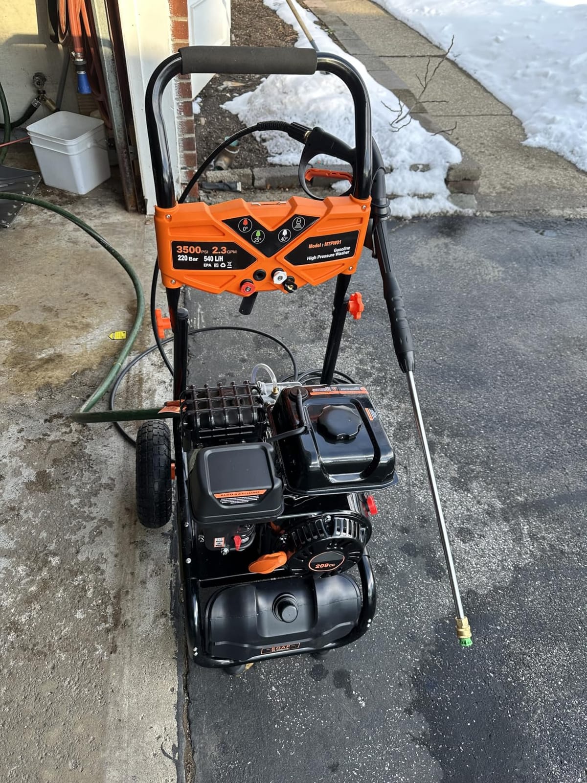 Gas Powered Pressure Washer 3500 PSI - 2.3 GPM Heavy Duty High Power Washer,209CC 7HP Engine with 25Ft Pressure Hose, Axial Aluminum Pump, Soap Tank, 4 Quick Connect Nozzle (Blue) customer photo 1