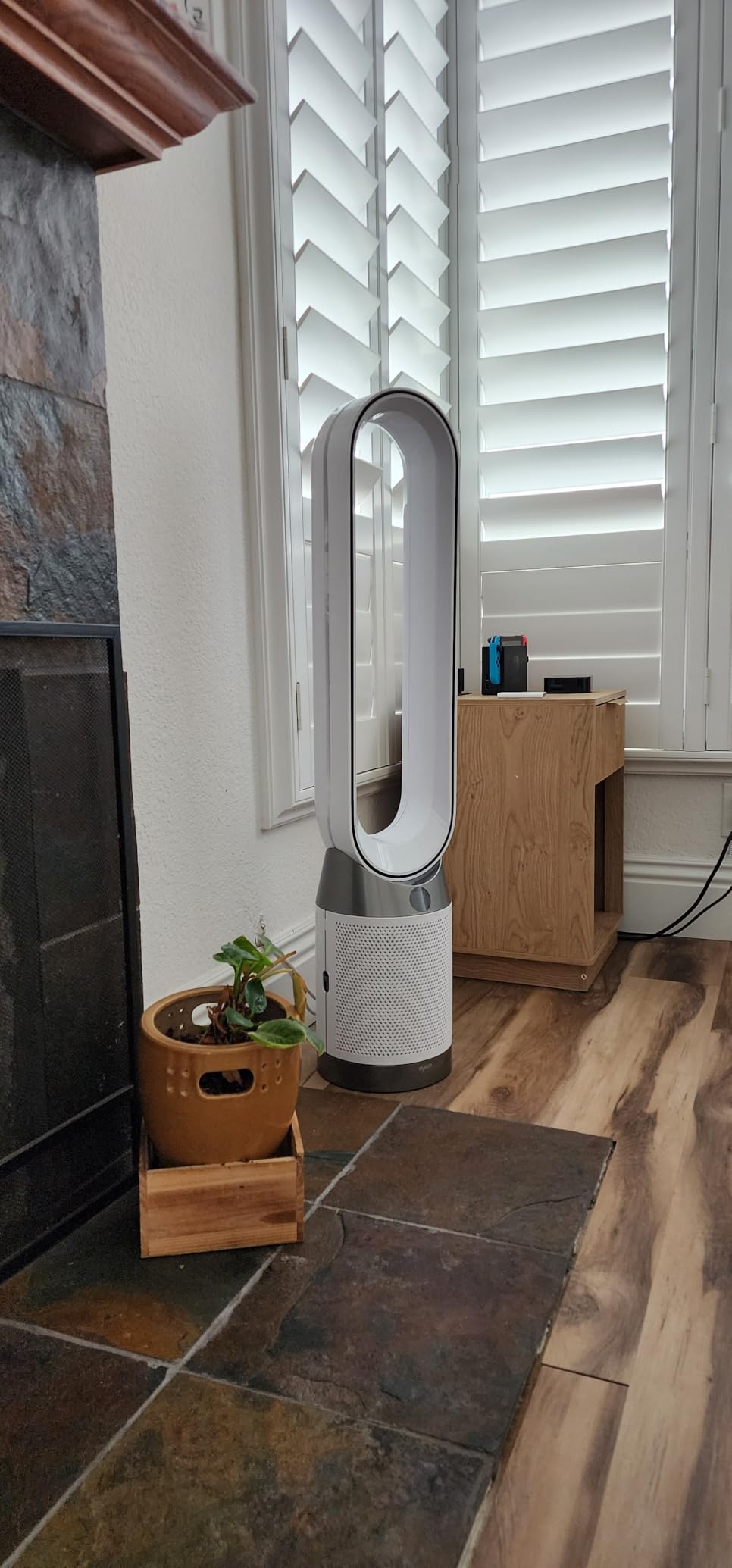 Dyson Purifier Cool PC1, HEPA Air Purifier Tower Fan, App and remote controlled, 350° oscillation, 10 levels, bladeless (White) customer photo 1