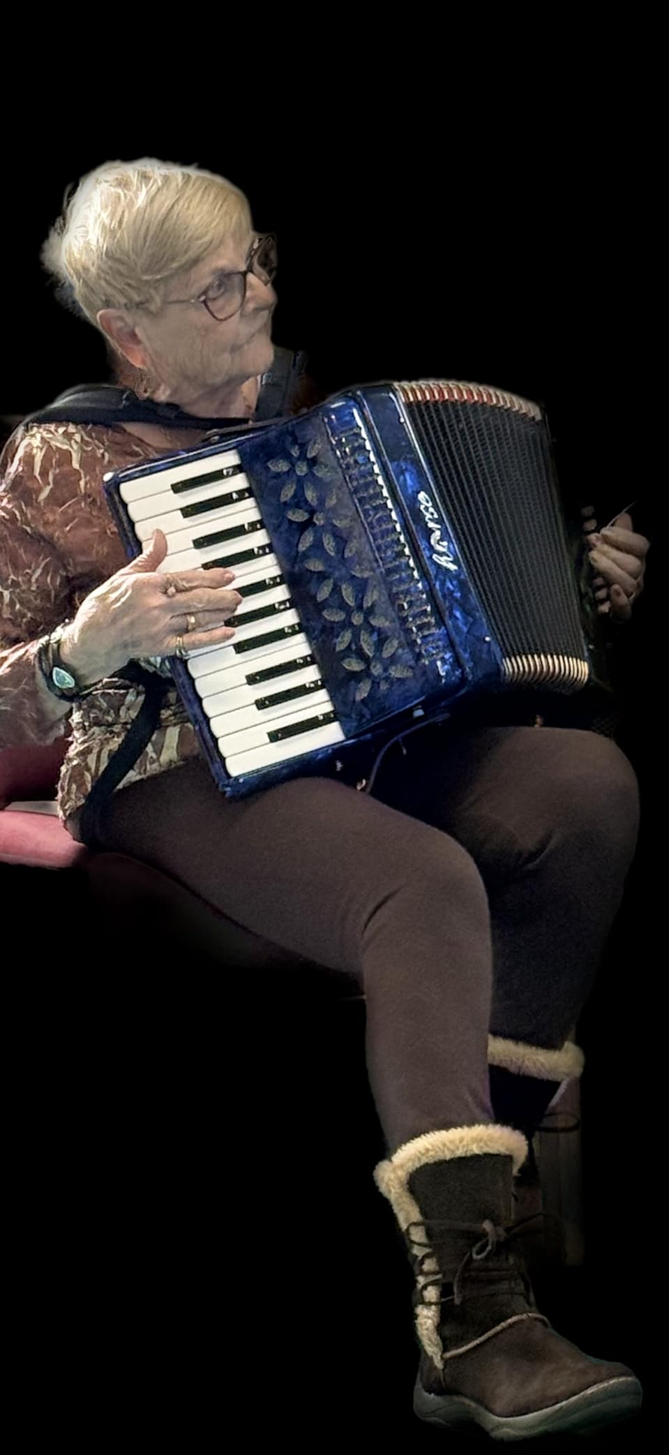 25 Keys Accordion, 16 Bass Piano Accordion Acordeón Acordeones Para Adultos for Beginner and Adults, Lightweight Portable with Adjustable Straps, Cleaning Cloth, Glove, and Carrying Bag(Black) customer photo 1