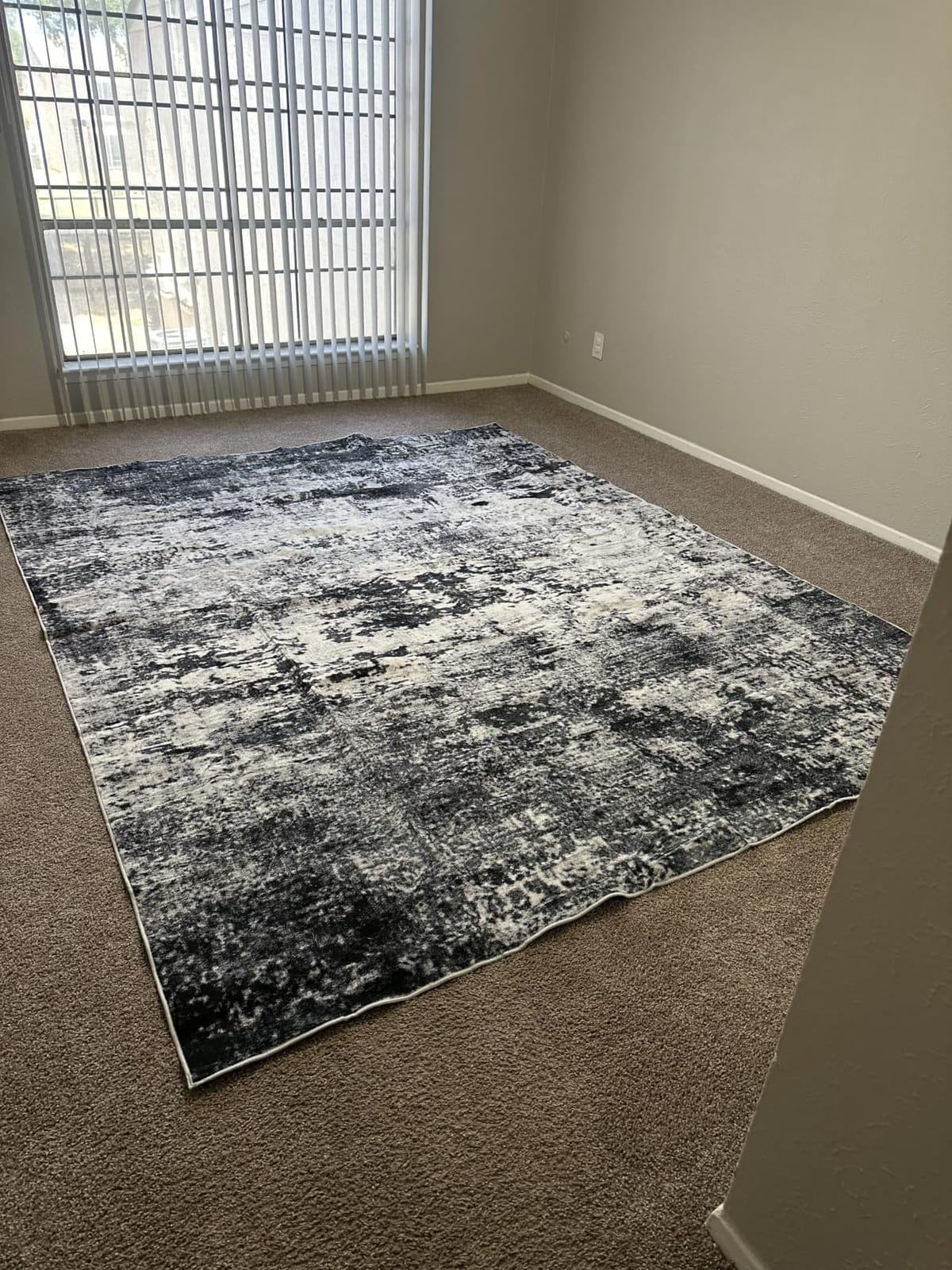 5x7 Area Rug Living Room: Modern Washable Indoor Carpet Black customer photo 1