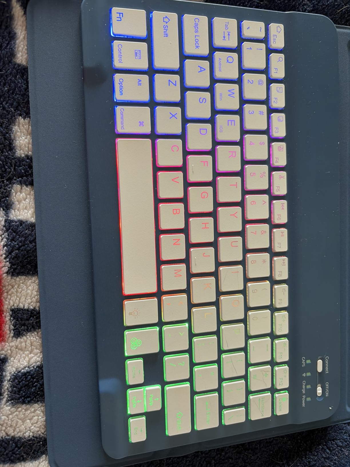 ESR for iPad (A16) 11th/10th Gen Case with Keyboard, Ultra-Light customer photo 2